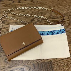 Tory Burch Robinson chain wallet, like new